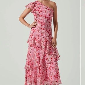 ASTR Victoriana One Shoulder Floral Midi Dress